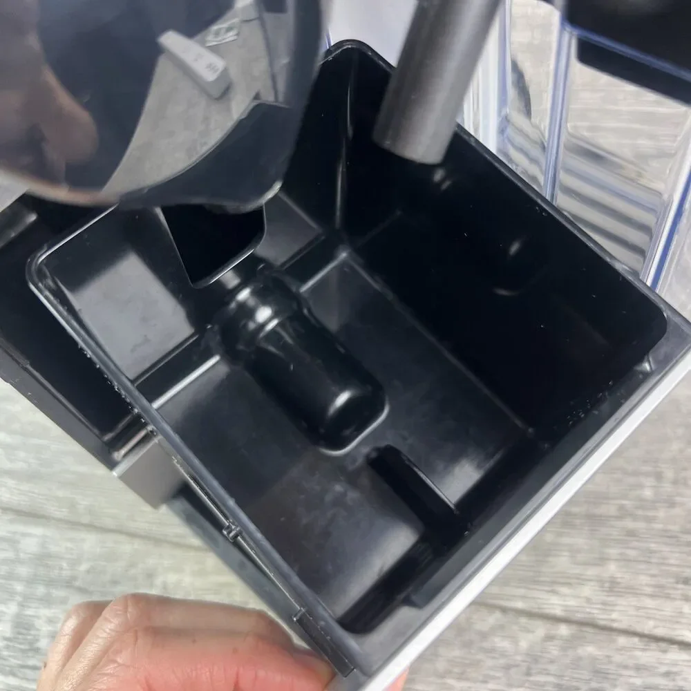 DeLonghi Lattissima EN520.S Nespresso Capsule Espresso Latte Machine Tested